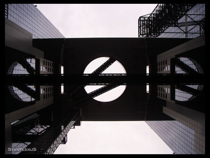 Tokyo Building - a hole in the sky